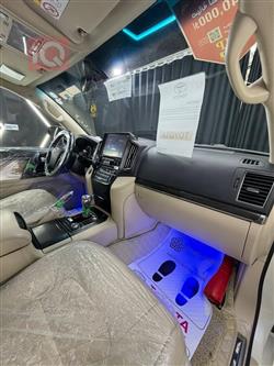 تۆیۆتا لاند کروزەر